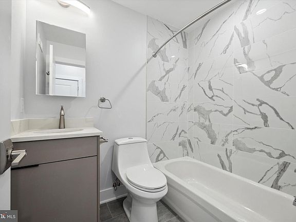 4th image of 3841 Wallace St #2