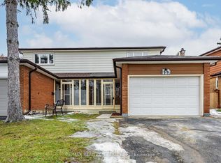 157 Angus Dr #BASEMENT, Toronto, ON M2J2W9