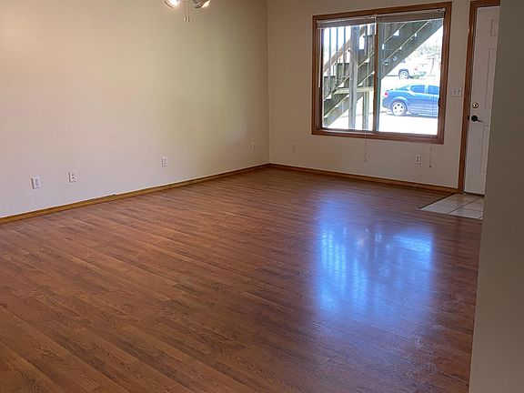 3rd image of 1205 E Grand Ave APT I