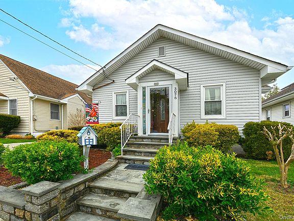 4th image of 3076 Roxbury Road