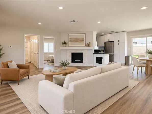 315 University Dr, Costa Mesa, CA 92627