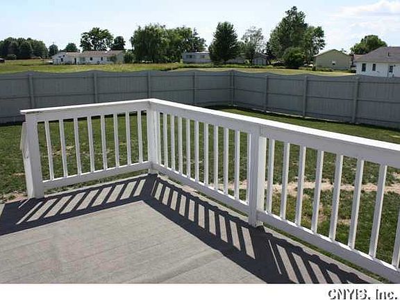 3rd image of 12372 Crescent Dr