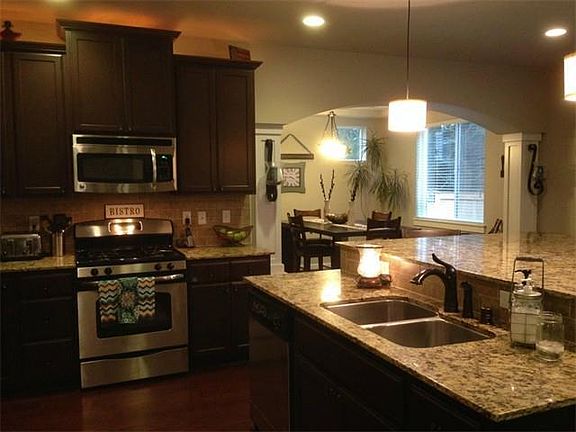 2nd image of 14414 Parkview Ct E