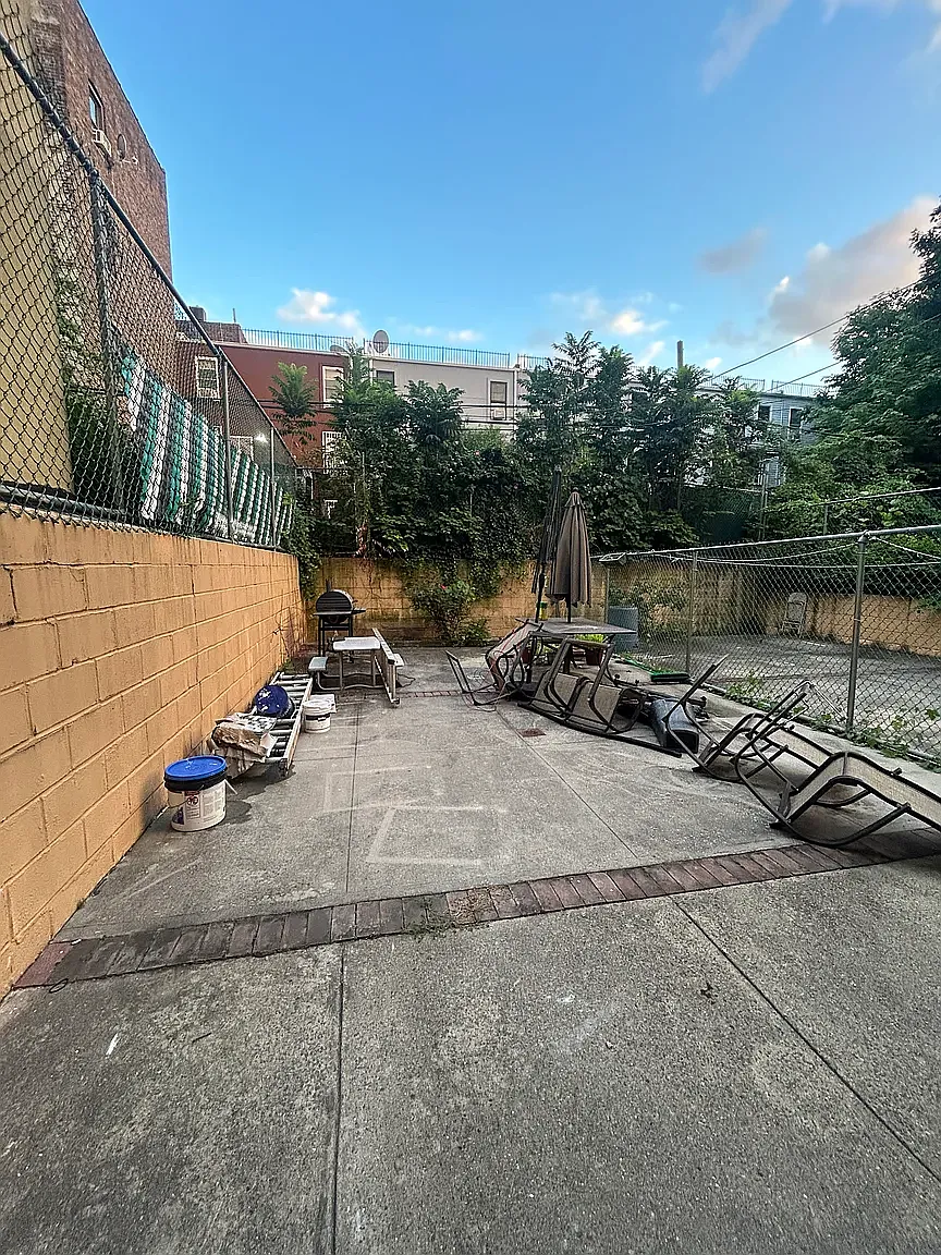 634 Lafayette Avenue — Photo 2