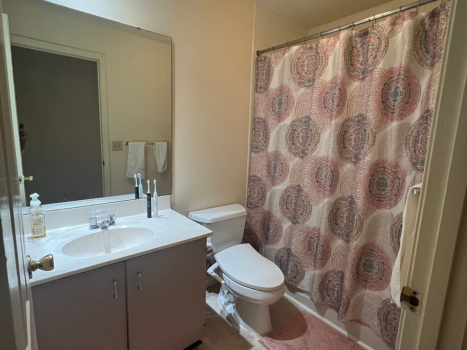 Clean and lovely bathroom.