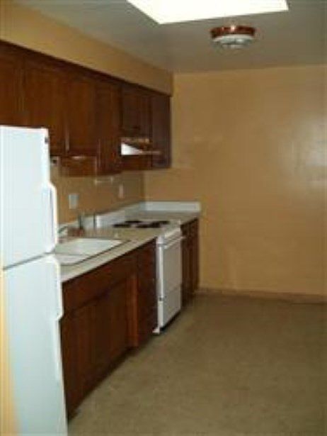 2nd image of 525 Burnham Ave