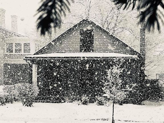 4th image of 413 Scioto St