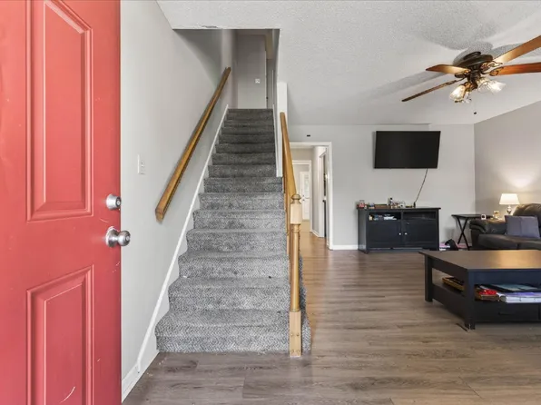 114 Cunningham Pl APT B, Clarksville, TN 37042