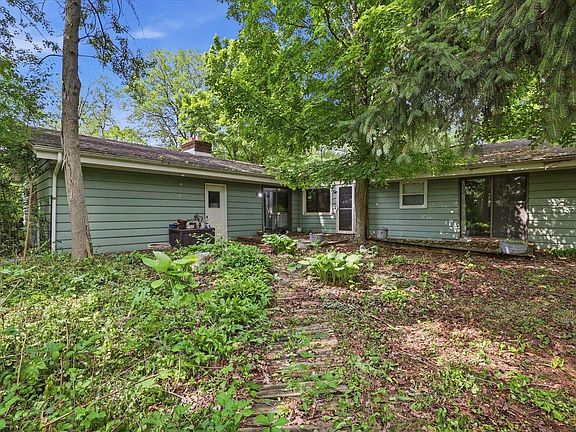 2nd image of S85W30520 Stoneridge DRIVE