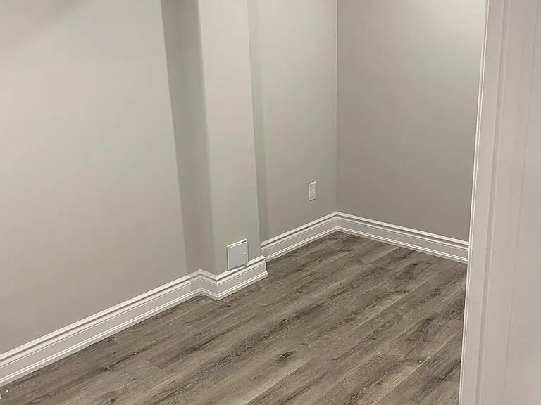 409 Comiskey Cres #BASEMENT — Photo 19