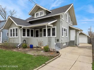 844 Prospect St, Elgin, IL 60120