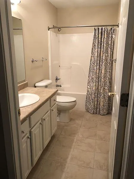 3 bed, 1350 sqft, $1,825 — Photo 4