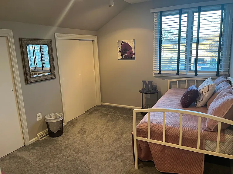 Upstairs bedroom #2