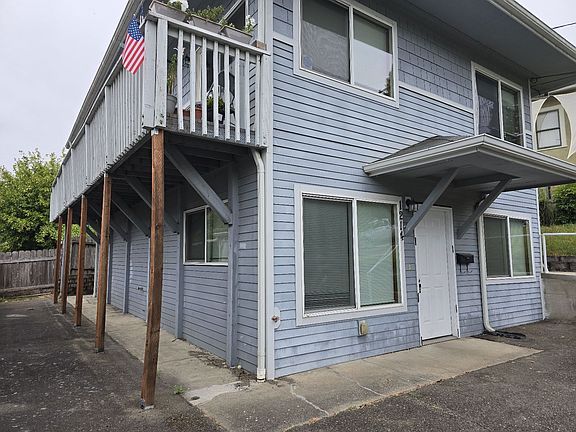2nd image of 1214 SE Overlook Ave