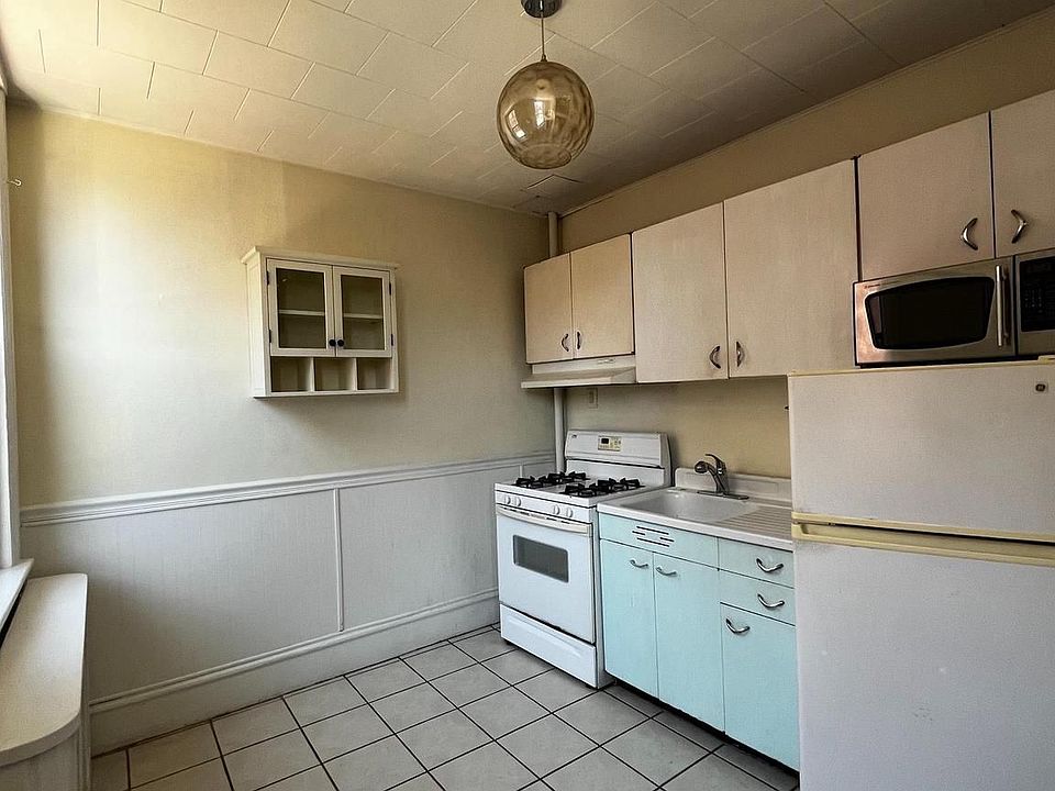 1st image of 921 Christian St #3