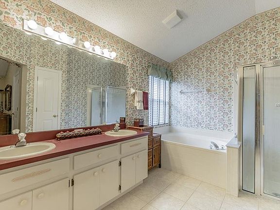 3rd image of 6616 Long Bay Ln