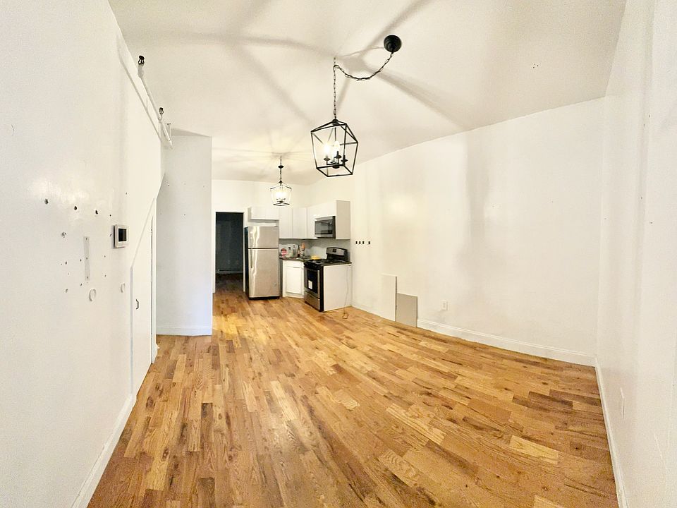 1st image of 657 Greene Ave APT 3