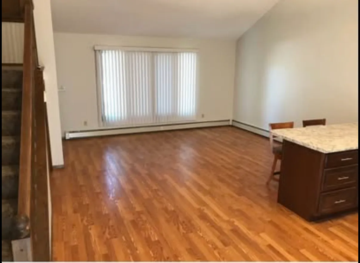 3 bed, 1450 sqft, $1,250 — Photo 2