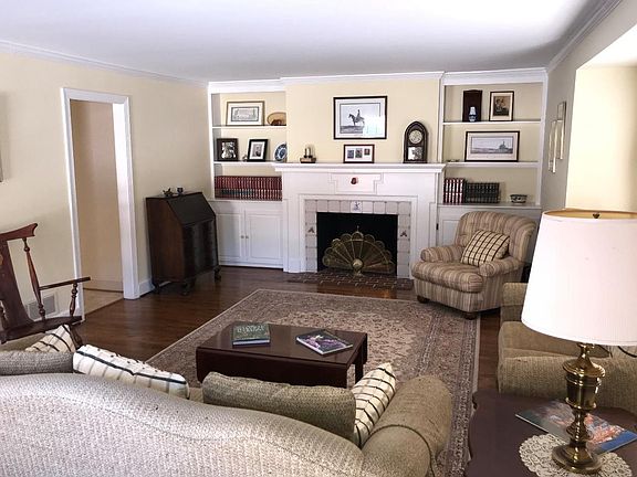 4th image of 6 Meadows Ln