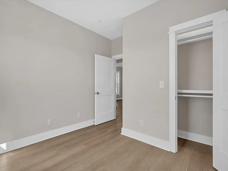 195 Romney St #1 — Photo 24