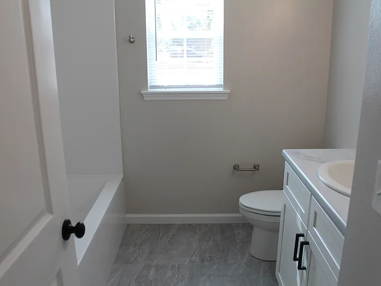 404 NW Lake City Ave — Photo 11