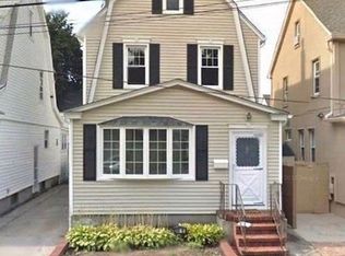 24815 89th Ave, Jamaica, NY 11426