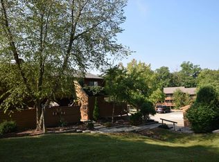 9631 S Lake Ridge Dr, Bloomington, IN 47401