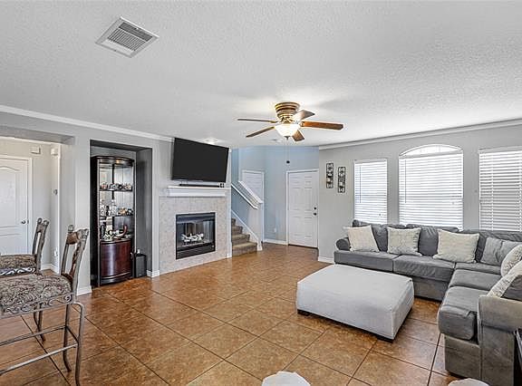 2nd image of 2472 Canyon Springs Dr