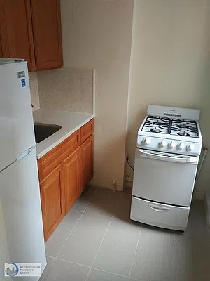 Rented by Metropolitan Property Group | media 9