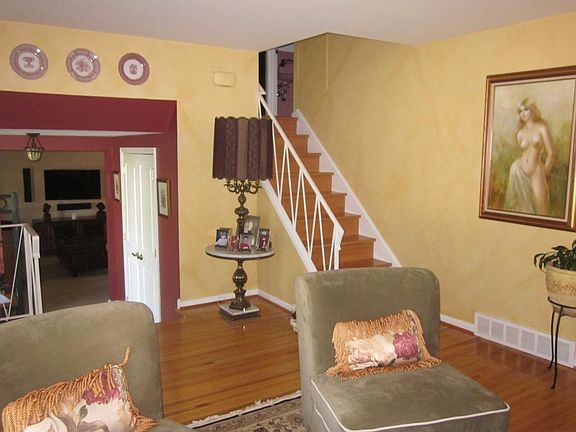 4th image of 11623 Kelvin Ave