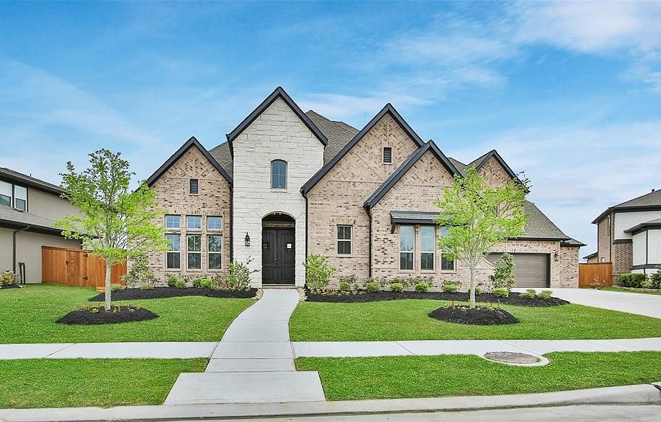 Welcome home to 17955 Bandera Ridge.