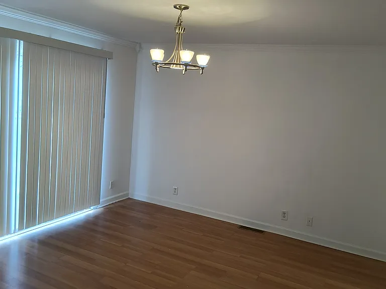 415 Raintree Pl — Photo 3