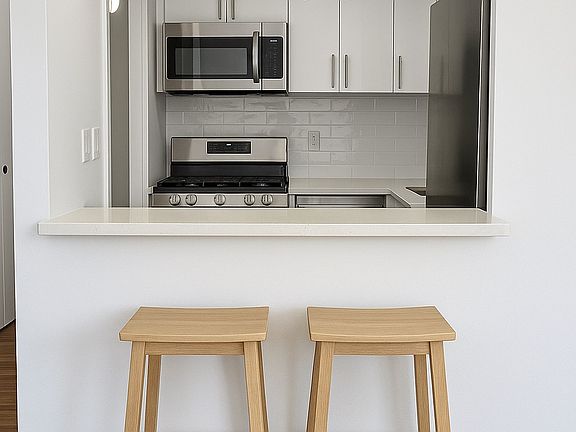 4th image of 301 E 45th St APT 11E