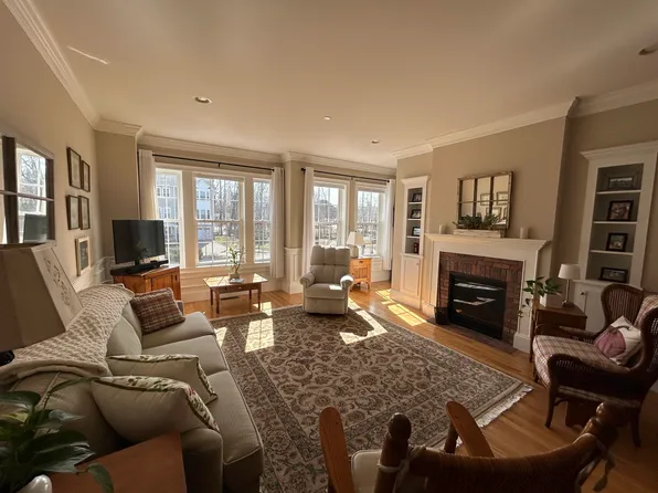 28 Acadia Lane, Exeter, NH 03833