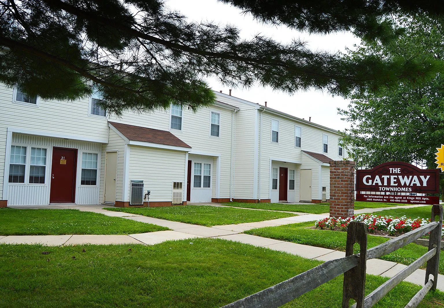 Gateway Townhomes — Photo 1