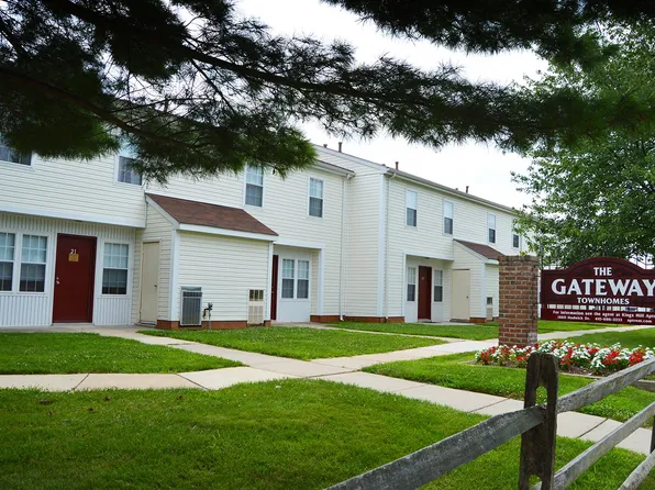 Gateway Townhomes, 21 Waterwood Ct #2B-1Ba-809Sqft, Essex, MD 21221