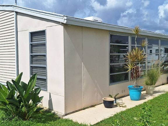 3rd image of 3737 El Jobean Rd #233