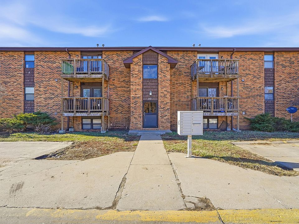 1st image of 507 Columbia Dr APT J