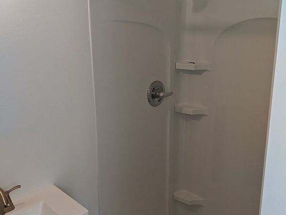 5th image of 616-698 Kirk Ave #686
