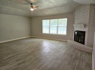 17135 Hewing Dr, Friendswood, TX 77546