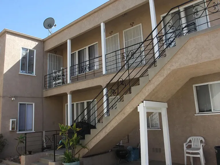 620 E Carson St #C — Photo 1