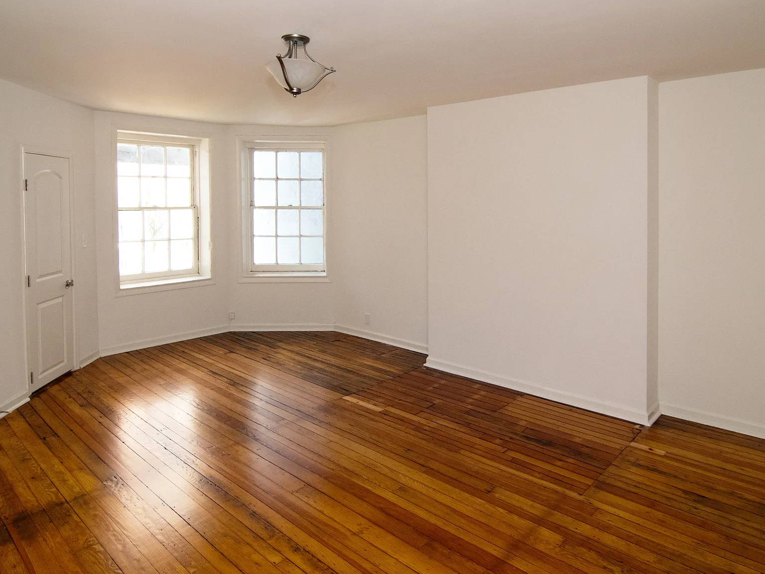 1814 Eutaw Place Apartments - 1814-110 — Photo 1