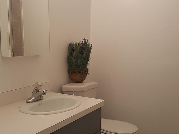 4th image of 717 6th Ave APT 2