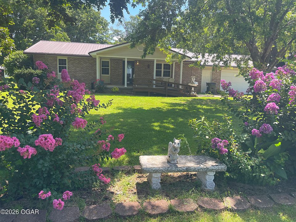 1st image of 221 Stella Ave