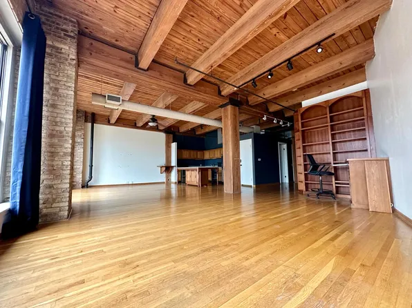 (undisclosed Address), Chicago, IL 60611