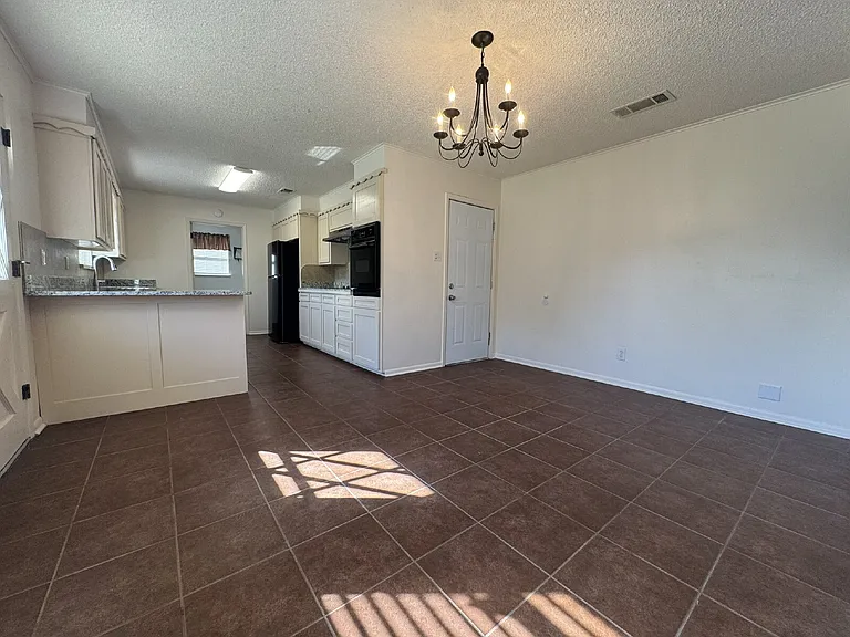 208 Prairie Wind Blvd — Photo 4