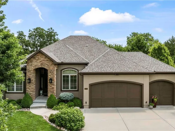 9739 Redbird St, Lenexa, KS 66227