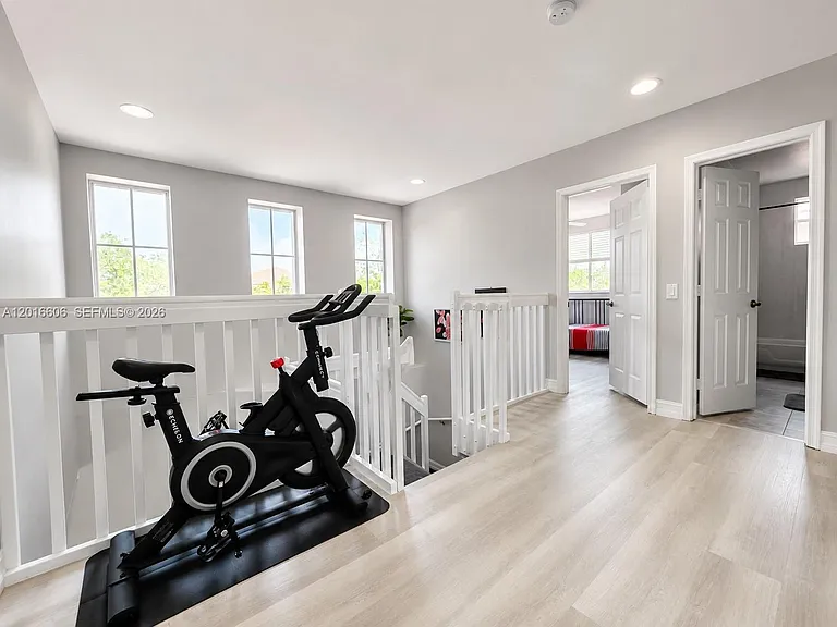 963 Falling Water Rd — Photo 6
