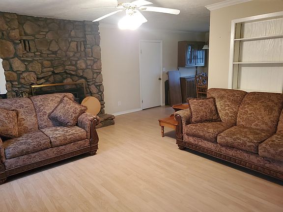 2nd image of 7 Kimberly Ln