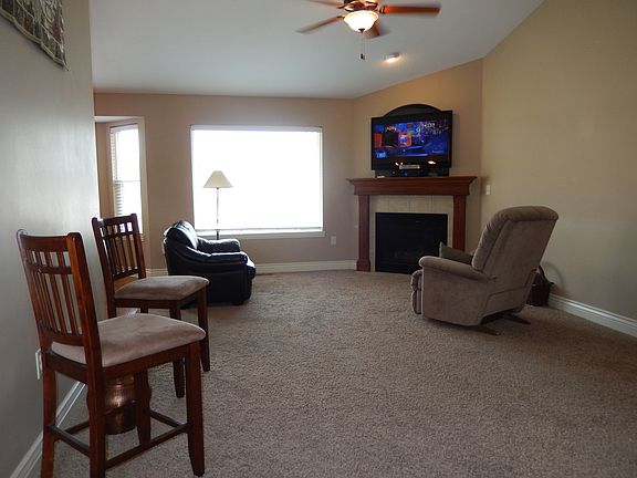 4th image of 805 Fossilridge Dr